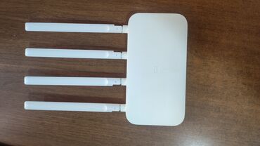 Modemlər və şəbəkə avadanlıqları: Modem Router. Keyfiyyətli aparatdır. Mağazada 45 azn-dır