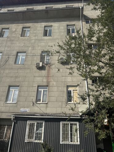 строительный рынок бишкек: Продаю Офис 300 м², Без ремонта, Многоэтажное здание, 1 этаж