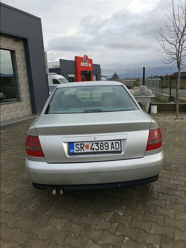 audi 80 2 e: Audi A4: 2.5 l. | 2000 έ. Sedan