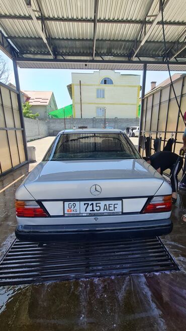 мерс 1988: Mercedes-Benz W124: 1988 г., 2.6 л, Механика, Бензин, Седан