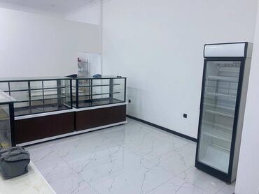 Dərin dondurucular: Şirniyat ve Vitrin Soyuducular Nerjaveyka Masalarin ve Restoran