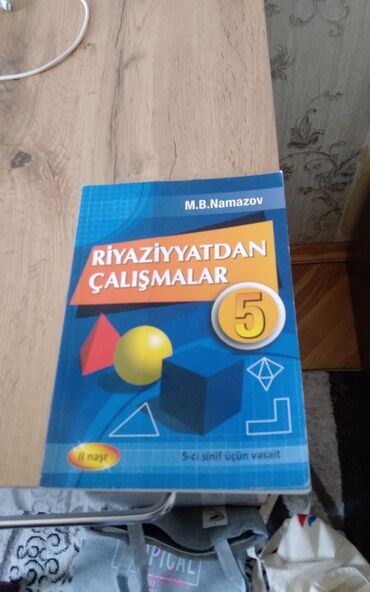 magistr kitabları: Kitablar, jurnallar, CD, DVD