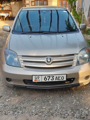 Toyota: Toyota Isis: 2002 г., 1.3 л, Автомат, Бензин, Хэтчбэк