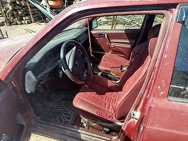 Транспорт: Mercedes-Benz 190: 1992 г., 1.8 л, Механика, Бензин, Седан — 1