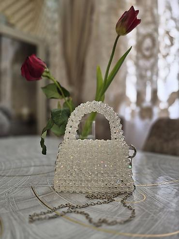 çanta kisi: Büllur boncuklardan əl işi mini çanta - Material: şəffaf, işıqda — 1