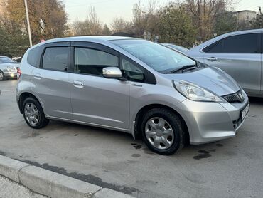 honda cb400: Honda Fit: 2011 г., 1.5 л, Бензин