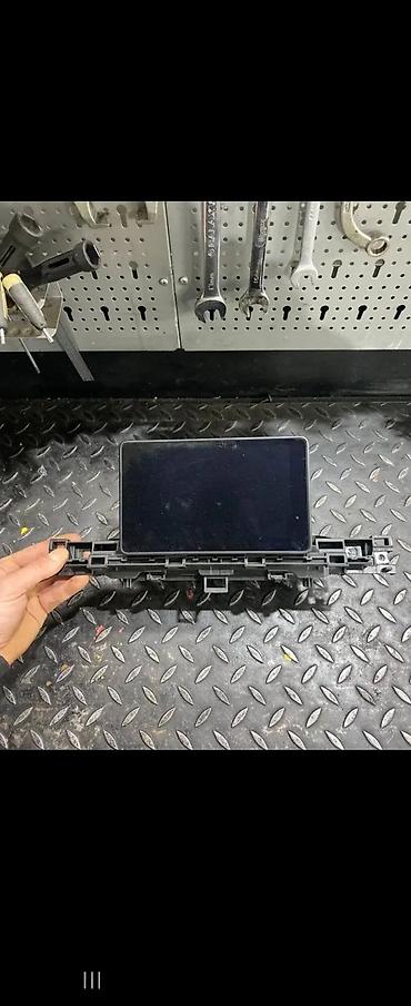 kamere za traktor: AUDI A4 B9 16-20 EKRAN MMI DISPLEJ 8W1919604 | Audi vagen delovi — 4