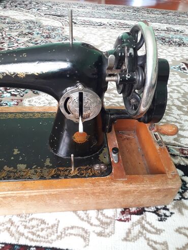 Qədim tikiş maşınları: Yaxşı vəziyyətdədir 19 əsr tikiş maşınıdı az işlenib tikiş maşını — 4