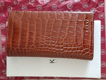 кошелек для карт: Продаю валютницу Karya настоящая кожа, цвет супер Очень много всяких