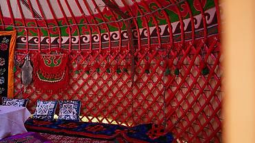 Аренда юрт: Аренда юрты, Каркас Деревянный, 75 баш, Казан, С полом, Посуда — 10