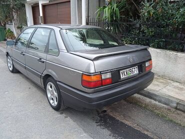 Volkswagen Passat: 1.8 | 1993 έ. Λιμουζίνα