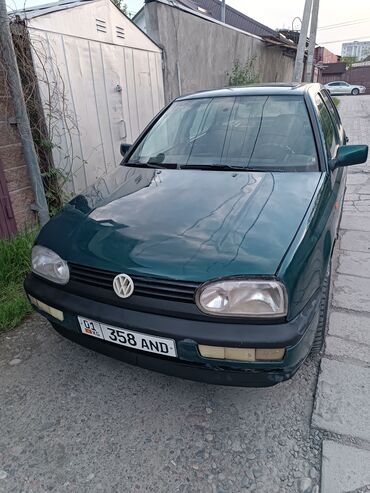Volkswagen: Volkswagen Golf: 1995 г., 1.6 л, Механика, Бензин, Седан