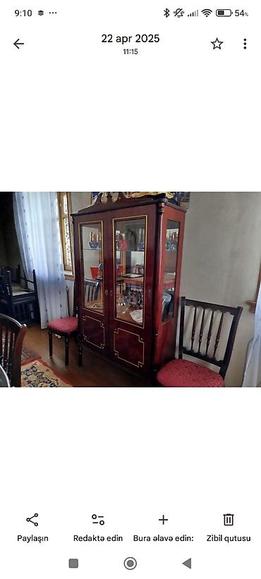 qabaq ustol: Şüşəli vitrin şkaf - Material: taxta karkas, qabaq və yan panellərdə — 1