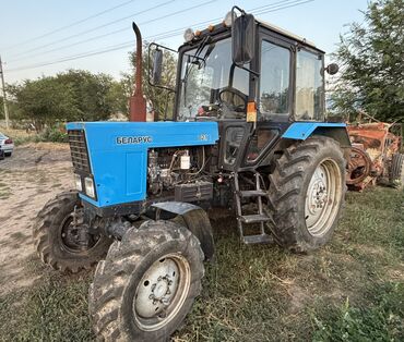 купить фронтальный погрузчик бу: Продаю мтз 82.1 2013 года,в хорошем состоянии вместе с плугом,трактор