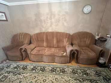 диван в стиле барокко: Диван, Б/у, Раскладной, С подъемным механизмом, Ткань, Нет доставки