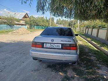 lexus 470 2003: Volkswagen Vento: 1997 г., Седан — 3
