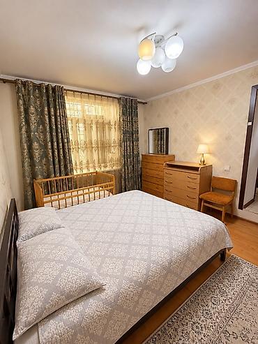 Үйлөрдү сатуу: 6 бөлмө жана андан көп, 276 м², 5 соток, Бишкек, Менчик ээси — 8