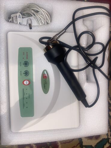 косметологический лазерный аппарат: Ультрафонофорез предназначен для косметологических салонов и клиник
