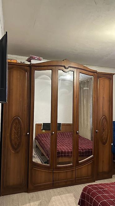 коробка крафт: Шкаф-купе распашной классического дизайна из массива/МДФ под тёплое — 3