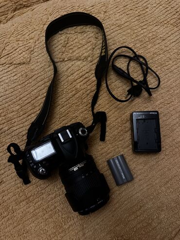 Nikon D90 satıram cox az isdifade olub teze kimidir qiymet 550 azn