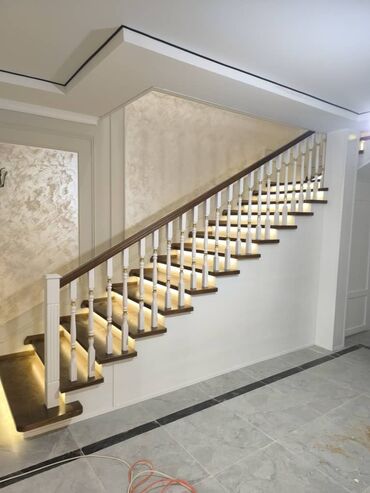 Деревянные лестницы: Деревянная лестница Для дома, Форма лестницы: Много-маршевая, Стиль: Классический — 13