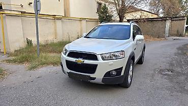 pərlər: Chevrolet Captiva (restayl) – ağ rəngli, tam ölçülü 7 yerlik SUV — 7