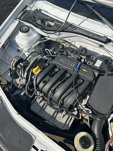 Renault: Renault Logan (ağ sedan) - Kuzov: 4 qapılı sedan, ağ rəng, qara — 8