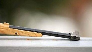 Upaljači i prateća oprema: Upaljač u obliku puške / karabina24,5 cm. Upaljač u obliku puške/ — 13