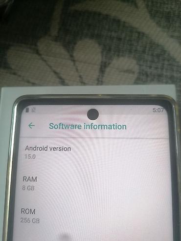Samsung: Samsung S26 Ultra - Ekran: veliki AMOLED sa rupicom za prednju kameru — 3