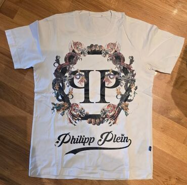 Majice: Philipp Plein majice L i XL velicina.
Cena za komad — 14