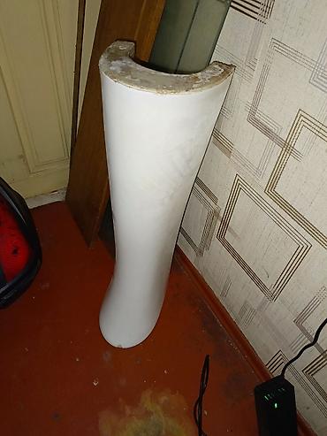 - Pedestal tipli lavabo (dayaqla birlikdə) - Oval kasa forması, ortada