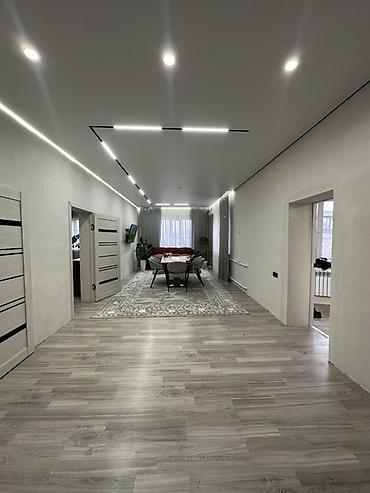 Продажа коттеджей и домов: Продается новый двухэтажный кирпичный дом,на участке 8 соток. Площадь — 6