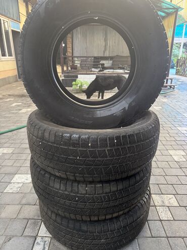 купить шины в бишкеке бу: Продаю зимние шины от Land Cruiser 120-го или же Lexus. Gx470