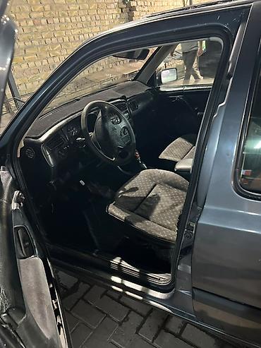 passat variant: Volkswagen Vento: 1994 г., 1.8 л, Механика, Бензин, Седан — 7