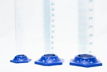 посуда набор: Цилиндр мерный стеклянный, градуированный с носиком 100 мл - 250 сом