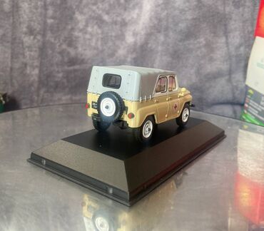 Avtomobil modelləri: 1977 il, 1:43, Dəmir, Ödənişli çatdırılma — 18