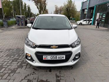 машины срочно: Chevrolet Spark: 2017 г., 0.1 л, Автомат, Бензин