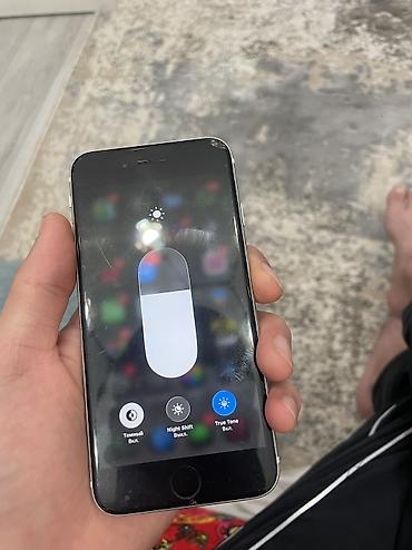 Apple iPhone: IPhone SE 2020, Б/у, 64 ГБ, Белый, Защитное стекло, 78 % — 5