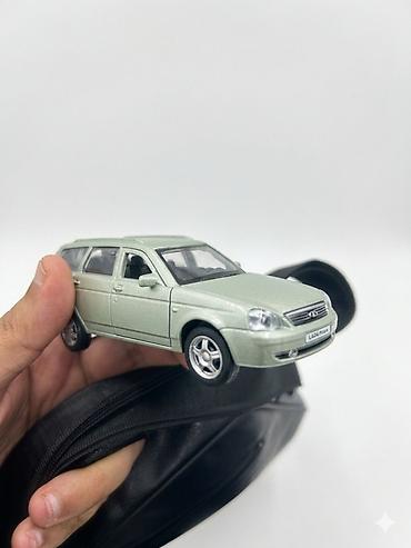 Oyuncaq nəqliyyat: LADA Priora universalı miqyaslı model avtomobil - Realistik detal — 2