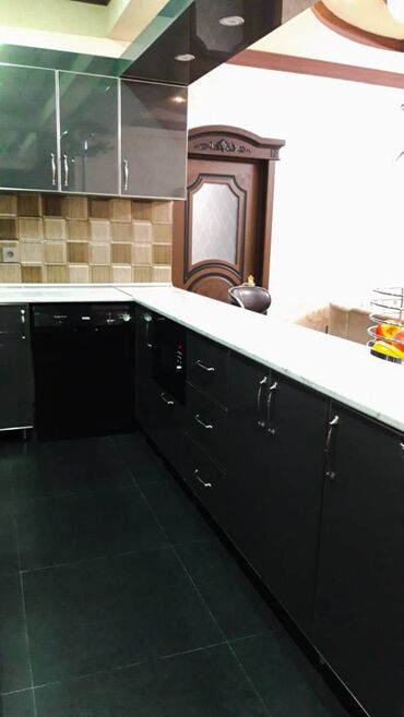 Uzunmüddətli kirayə mənzillər: Xalqlar metrosunun yaxınlığında Oskar restoranına yaxın 18 mertebeli — 3