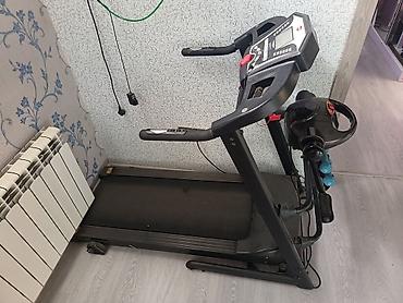 İdman və istirahət: Qaçış trenajoru – elektrikli, konsollu model - İdarəetmə paneli: LCD — 2