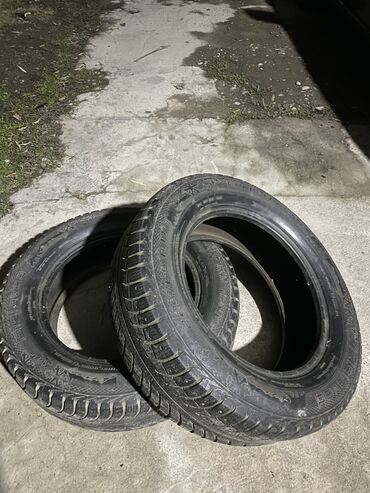 Шины: Продаю зимнию резину 
225/65R17