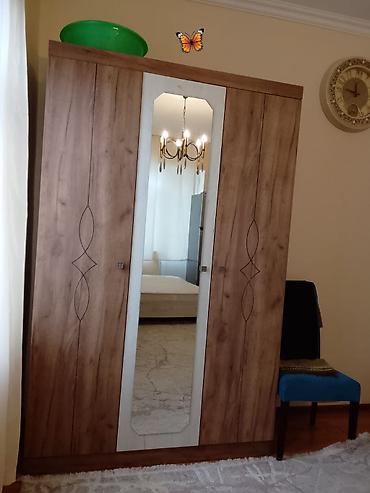 Dolab – kod 1122 - Üç qapılı, ortası güzgülü model - Təbii ağac lalafo.az -da Dolab – kod 1122 - Üç qapılı, ortası güzgülü model - Təbii ağac