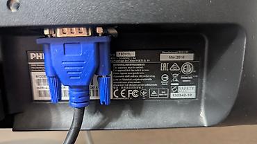 Настольные ПК и комплектующие: Монитор, Philips, Б/у, LED, 18" - 19" — 10