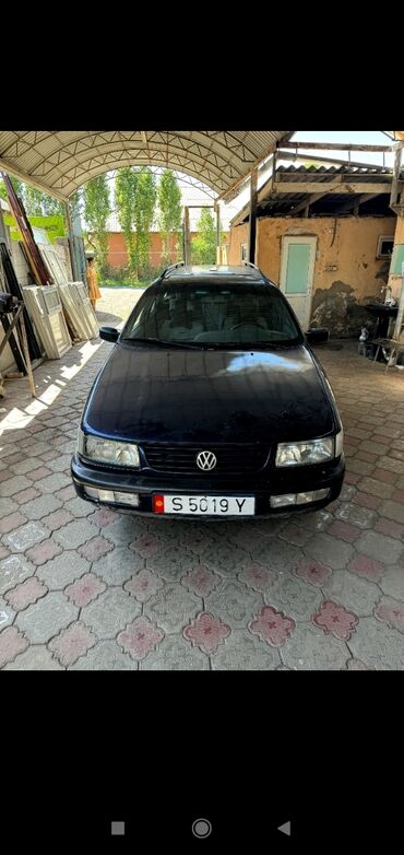 Volkswagen: Volkswagen Passat: 1994 г., 1.8 л, Механика, Газ, Универсал