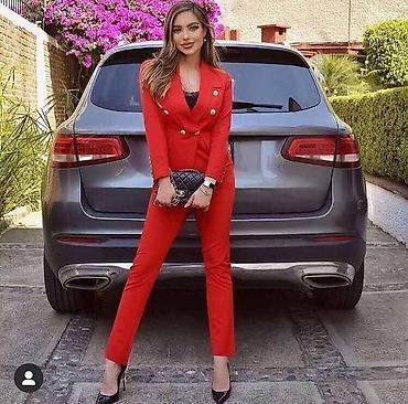 Kompleti: Ponovo dostupni 💫
Vasi omiljeni kompleti 
Vel: S M L
Cena: 3300
din — 10