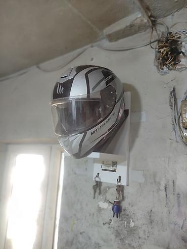 robot pencere silen: Motodəbilqə üçün divar asılqanı - Təyinat: motosiklet dəbilqəsinin — 2
