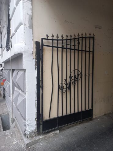 Pilləkən məhəccərləri: Dəmir barmaqlıq (reşotka)
məhəccər.40 azn — 8