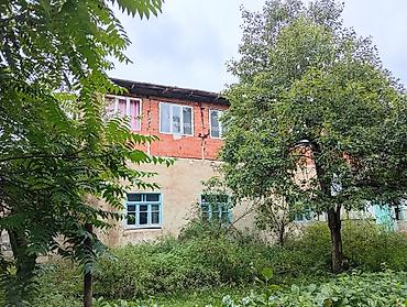 həyat evi: Satılır: həyət evi - İki mərtəbəli yaşayış evi, möhkəm daş/kərpic — 5