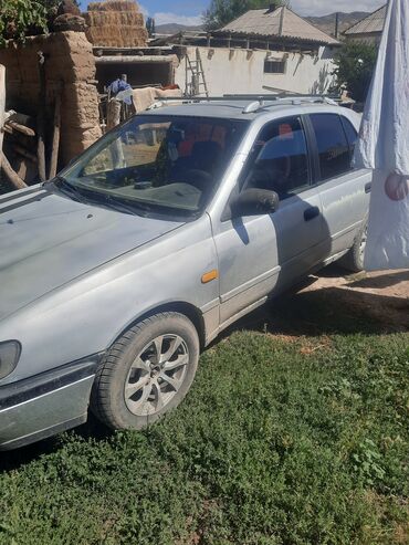 ниссан автомобиль: Nissan Sunny: 1991 г., 1.6 л, Механика, Бензин, Седан